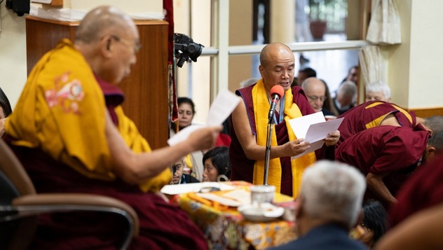 Далай-лама встретился со слушателями курса философии буддизма традиции Наланды Тибетского дома в Дели