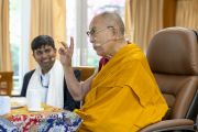Его Святейшество Далай-лама выступает с обращением во время встречи с членами Молодежного буддийского общества Индии. Дхарамсала, штат Химачал-Прадеш, Индия. 13 июня 2023 г. Фото: дост. Тензин Джампхел (офис ЕСДЛ).
