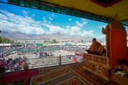 Его Святейшество Далай-лама выступает с обращением во время встречи с членами тибетского сообщества Ладака. Ле, Ладак, Индия. 26 июля 2023 г. Фото: Тензин Чойджор (офис ЕСДЛ).