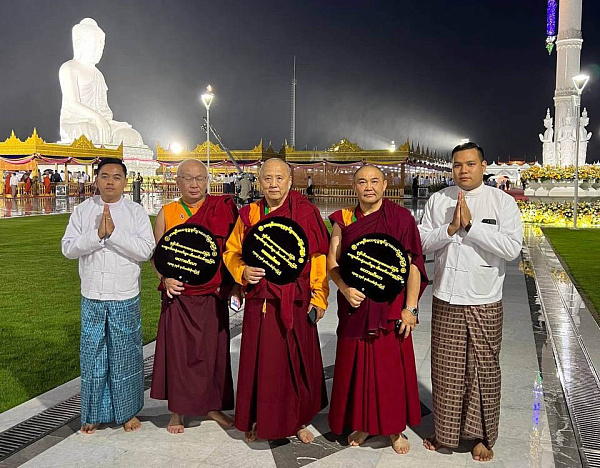 Бурятские ламы приняли участие в освящении новой статуи Будды в Мьянме