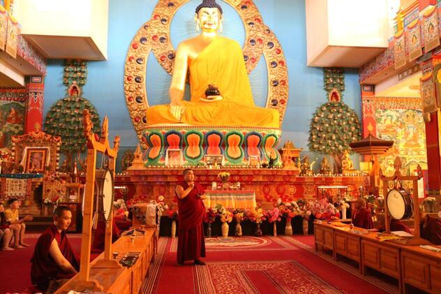 Главный буддийский храм Калмыкии закупил для школ республики учебники по "Основам буддийской культуры"