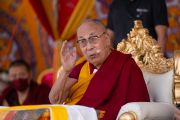 Его Святейшество Далай-лама обращается к собравшимся во время торжественного приема, организованного Ладакским автономным горным советом по развитию. Ле, Ладак, Индия. 16 августа 2023 г. Фото: Тензин Чойджор (офис ЕСДЛ).