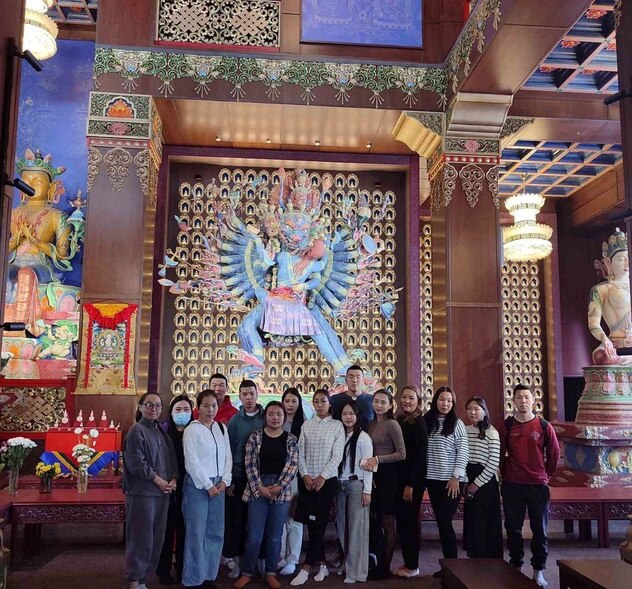 Студенты Тувинского государственного университета посетили монастырь Тубтен Шедруб Линг