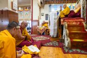 Его Святейшество Далай-лама обращается к слушателям во время заключительного дня учений, организованных по просьбе тайваньских буддистов. Дхарамсала, штат Химачал-Прадеш, Индия. 4 октября 2023 г. Фото: Тензин Чойджор (офис ЕСДЛ).