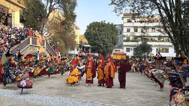 Фоторепортаж. Чокьи Ньима Ринпоче и Тулку Ургьен Янгси Ринпоче приняли участие в завершающих тибетский год ритуалах