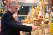 Во время молебна в память о Папе Римском Франциске в главном буддийском монастыре Монголии Гандан Тегченлинг. 22 апреля 2025 г. Фото: социальные сети монастыря Гандан Тегченлинг
